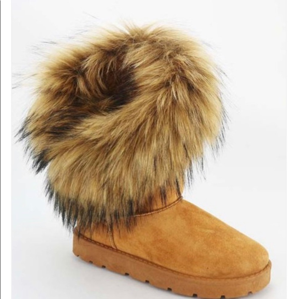 FAUX FUR LINED BOOTS